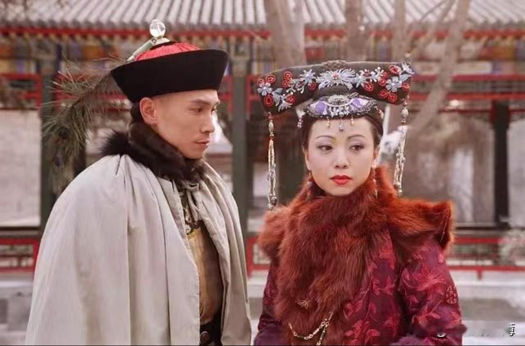 《金枝欲孽》:孔武娶谁更幸福，如妃还是安茜？首先，安茜有十几年宫女工作经验，