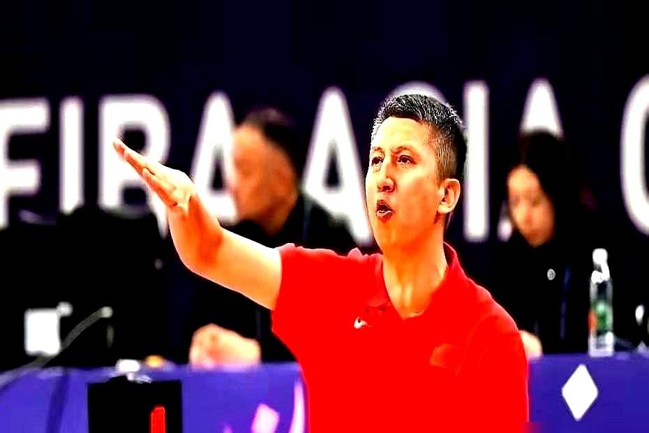 一个2米11的硬汉，在镜头前哭到话都说不出来，得有多憋屈？2024年2月25