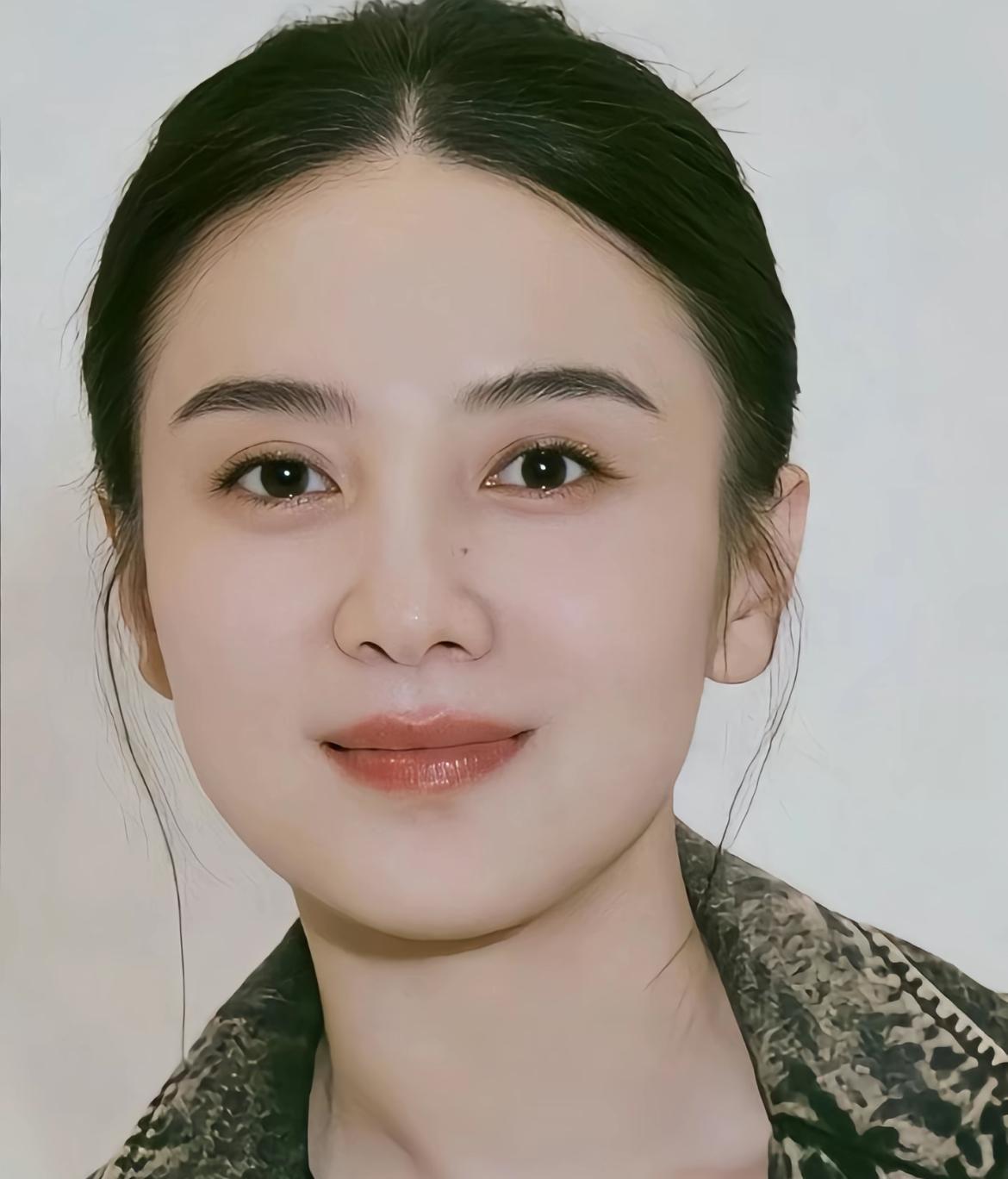 44岁的宋佳给所有演员上了一课！你可以不立人设，也可以不混圈子，但在专业上必