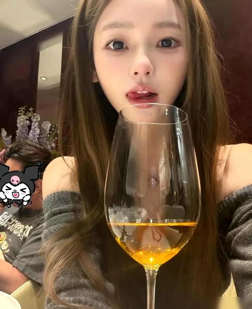 王思聪包下3个岛给她过生日，转头送的百万珠宝就被挂上二手。别信什么浪子回头，你得