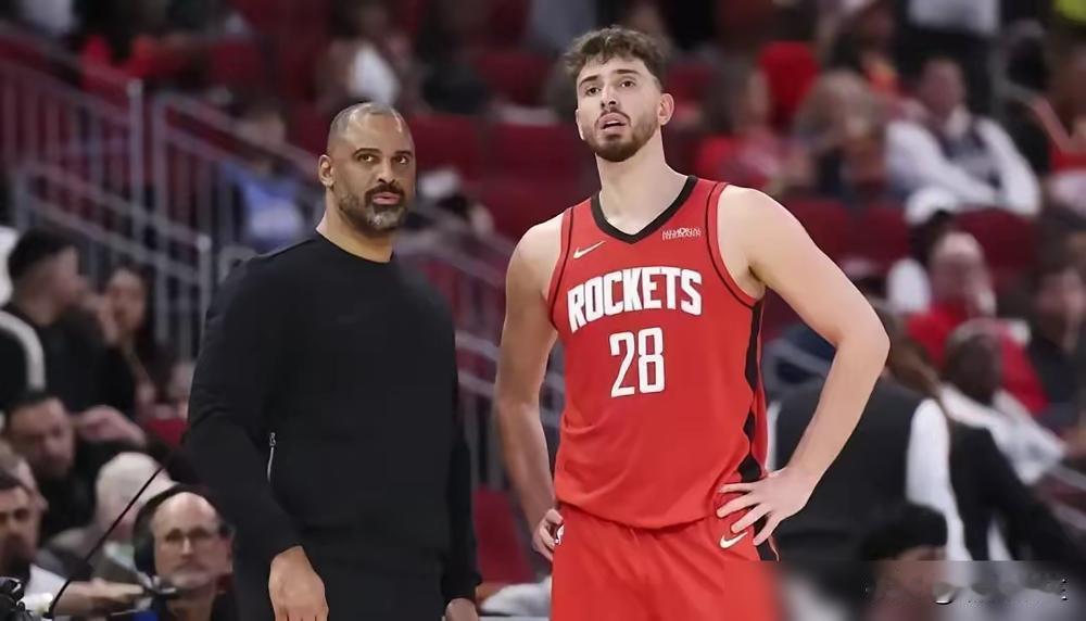 全明星改制改了个寂寞，球迷投票把申京按到西部11世界8，转头教练就把他塞进替补席