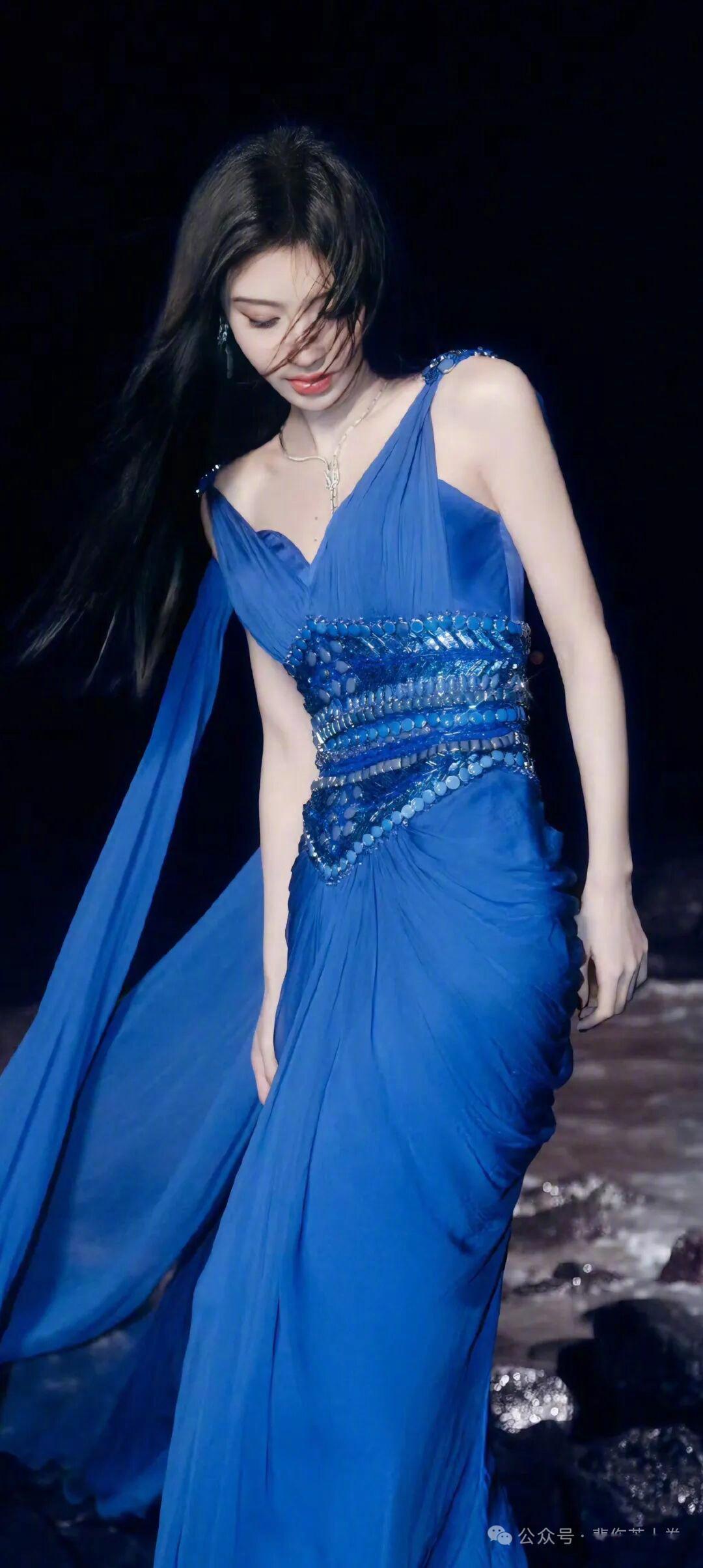 鞠婧祎全球首戴鞠婧祎好美，我忍不住分享我的壁纸给你们用