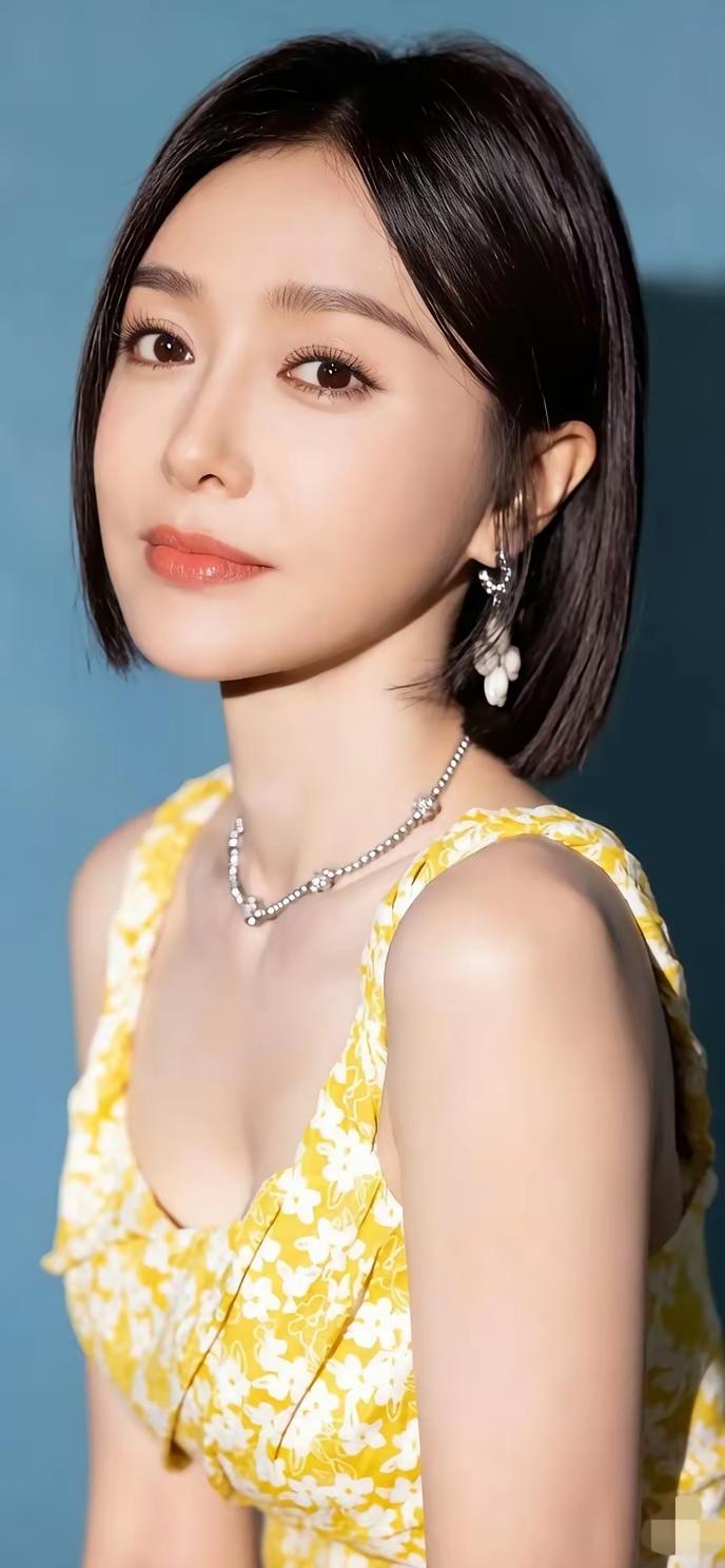 一个秦岚一个刘涛演戏好看穿衣好看说实话娱乐圈独一无二的存在啊！[赞]