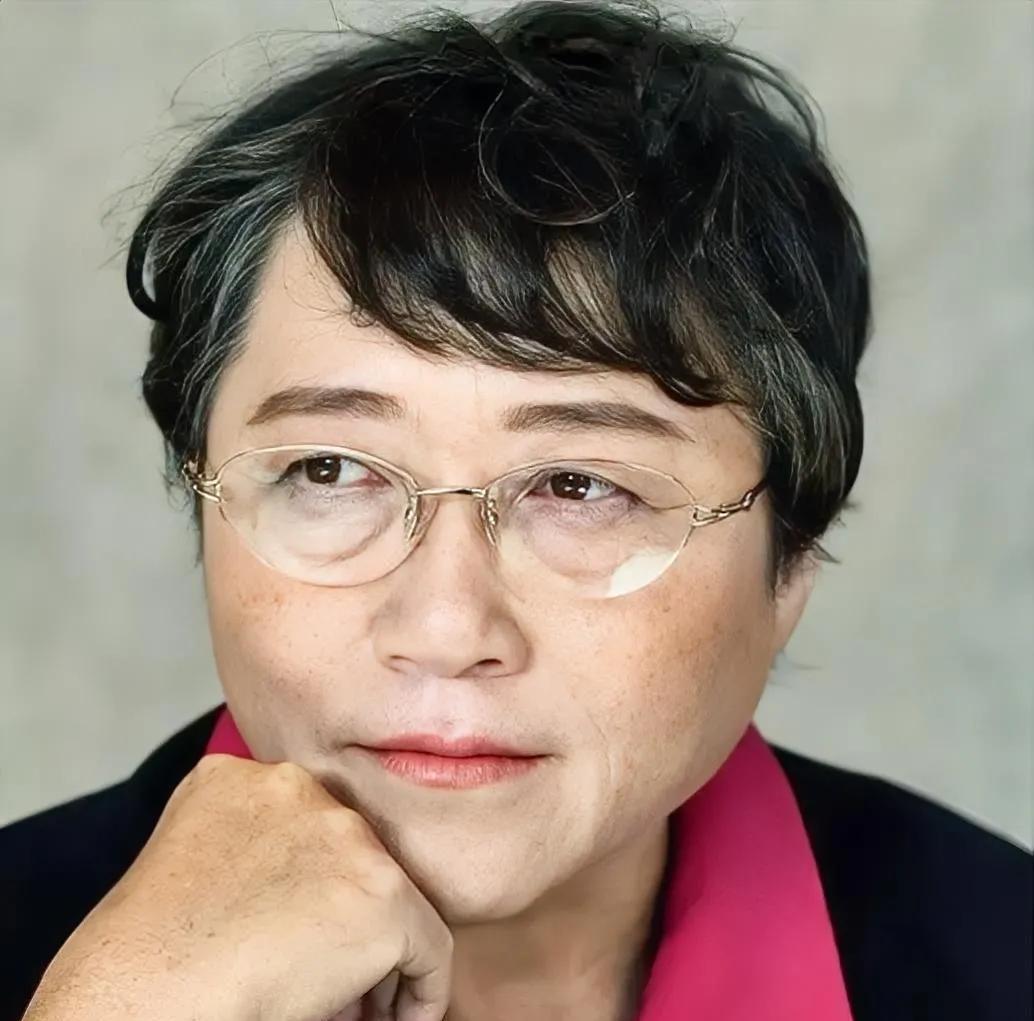 李银河说：“真正的参透，其实是彻底的悠闲，无所事事，因为在这个世界上，无论你做