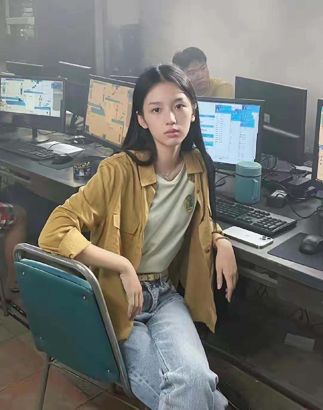 看过她演的电视剧，就是想不起来名字了