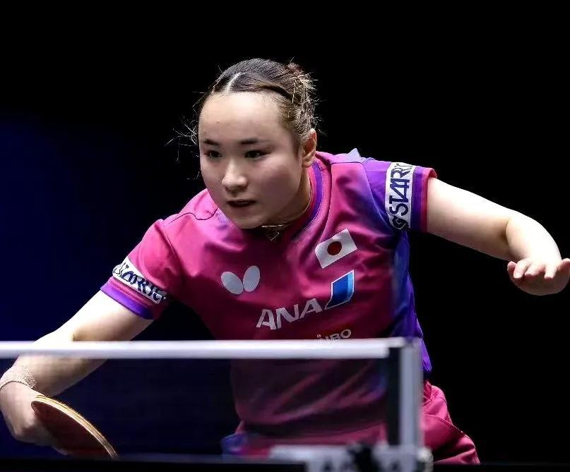 女单1/4决赛（暂时）伊藤美诚3-0桥本帆乃香比分：11-8，11-7，11