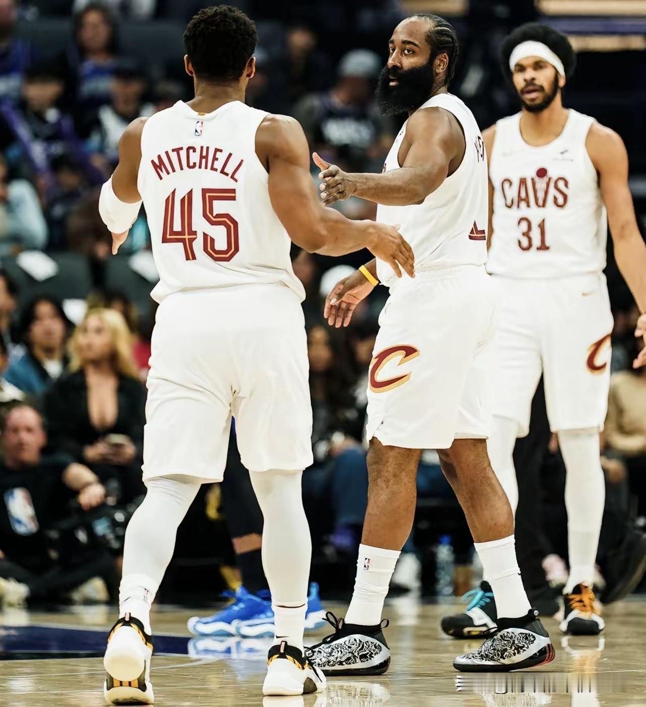 哈登的骑士首秀，给主场球迷交了份实在的答卷。出场28分27秒，4投1中不