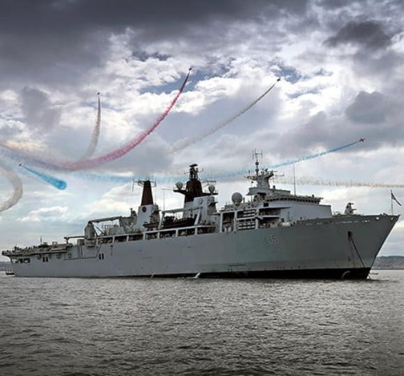 分明是英国人不想出维修费了呢，把它卖掉然后还假装卖得太少了…7200万英镑翻修