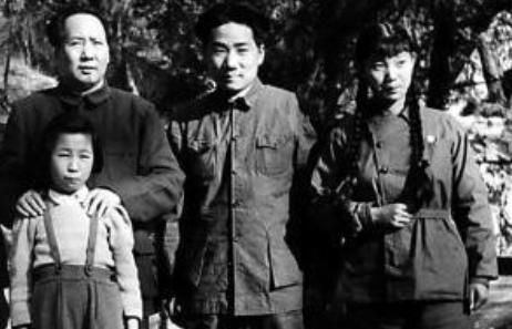 毛主席有多少个子女？毛主席一生育有10个子女，其中与杨开慧育有3子，与贺子珍育有