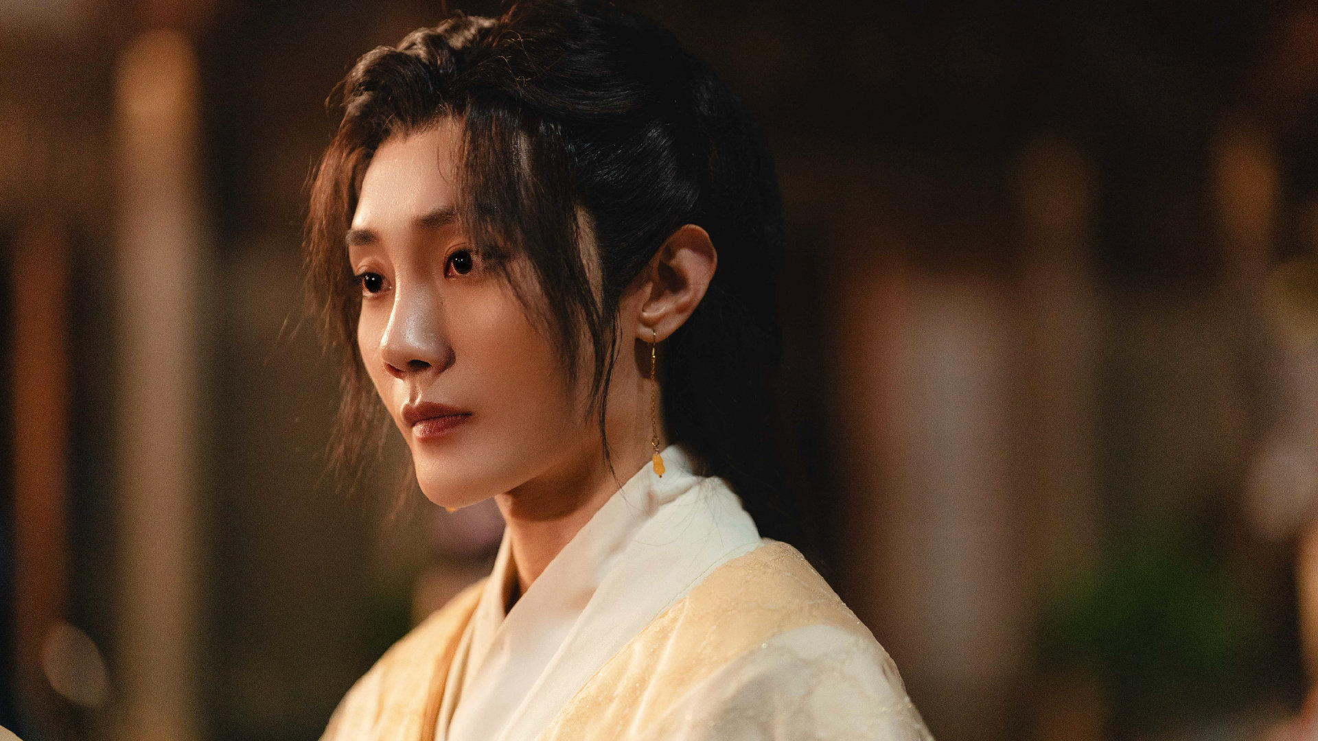 这居然是刘也刘也《月拢雁西归》的女装造型这也太顶了吧！精致细腻的妆容让人眼前一亮