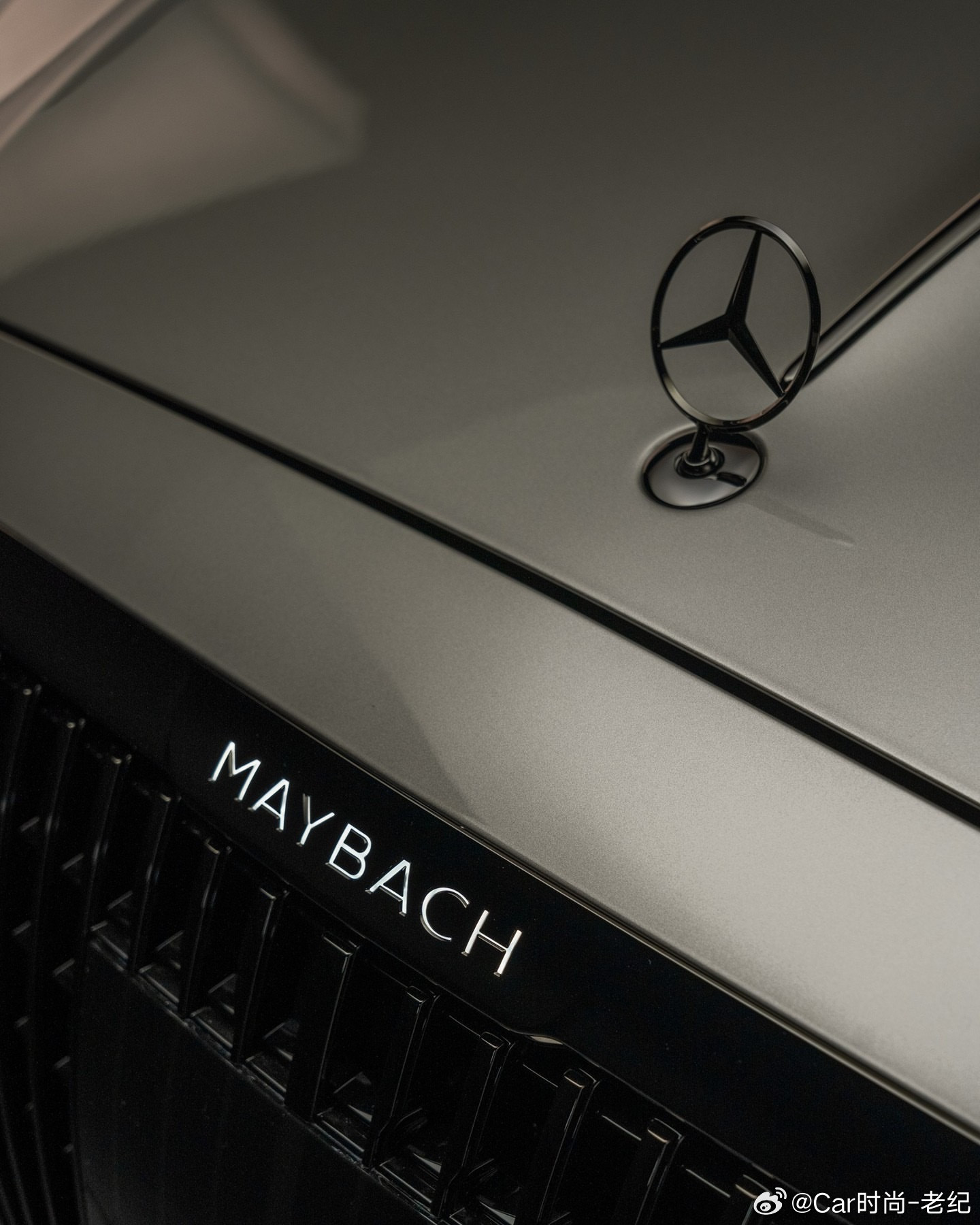黄昏时分，一个新的标志浮现🌌凭借“夜色系列”套装，全新梅赛德斯-迈巴赫