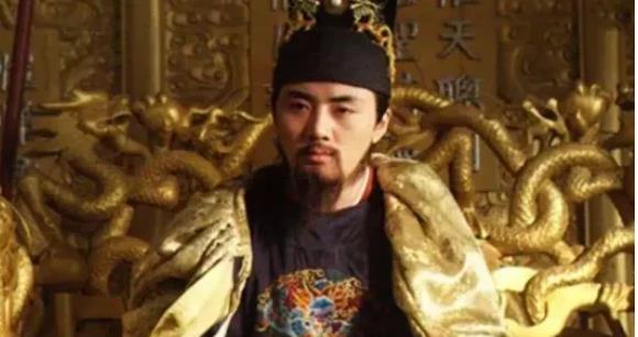 1644年，眼看李自成100万大军打进京，满朝诸侯人马，只有唐通马不停蹄赶进京救