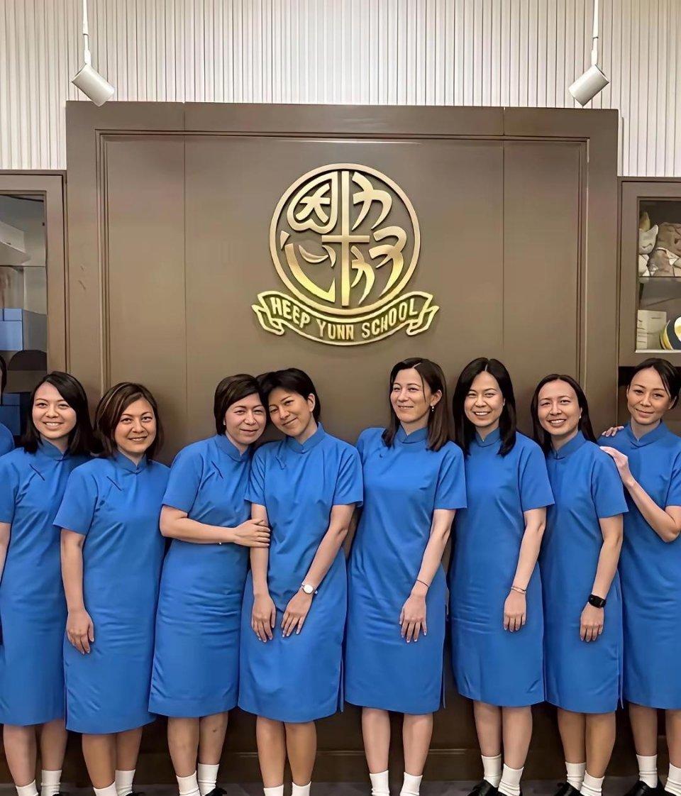 佘诗曼出席小学同学聚会，和同学们的状态差距悬殊，当场惊艳众人​