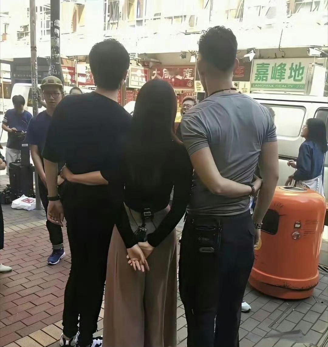 正面是疑惑，后面是答案