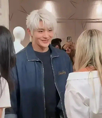 邓为这花期短的可怕，自《长相思》后就没帅过。​​​