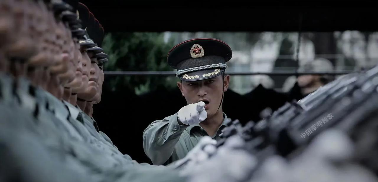 法新社账号下全是中国网友要求出台的留言，希望9.3阅兵法新社派记者来，再出一季《