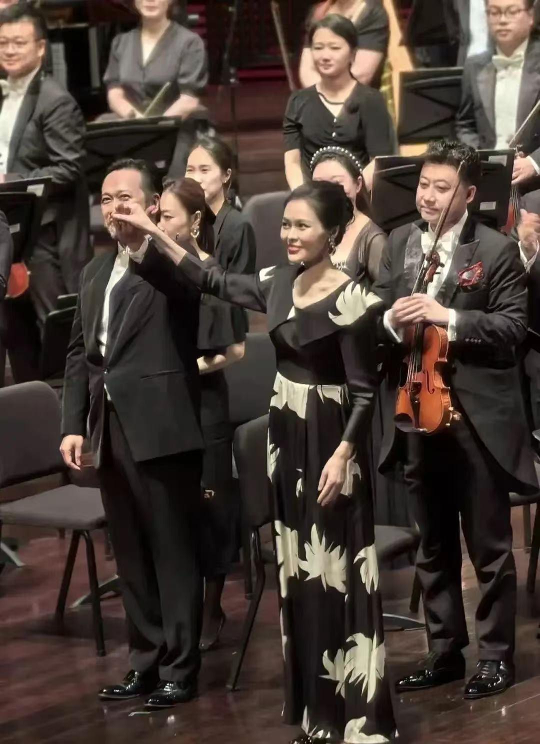 龚雪六月演出照曝光，已经瘦到皮包骨，五月份又经历了一次打击，同学发文惹泪目。