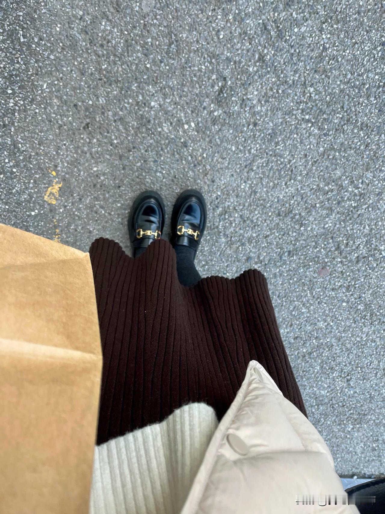 完美错过一次天降相亲机会今天被小区门卫叔叔狠狠治愈到了😭晚上回来碰到叔叔，