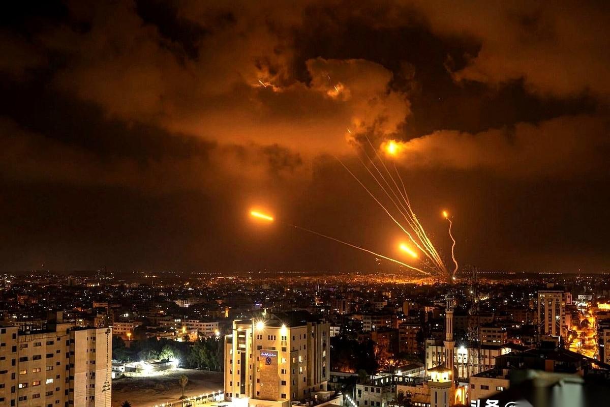 我勒个去！真特么刺激！这简直就是一出年度大戏啊，比什么好莱坞大片都带劲！不是我