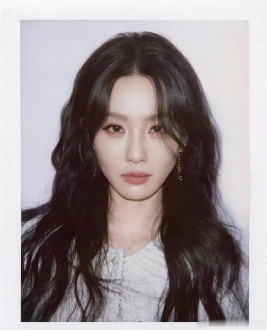 内娱女明星撕拉片合集，感觉最漂亮的就是金靖，满满的活力。​​​