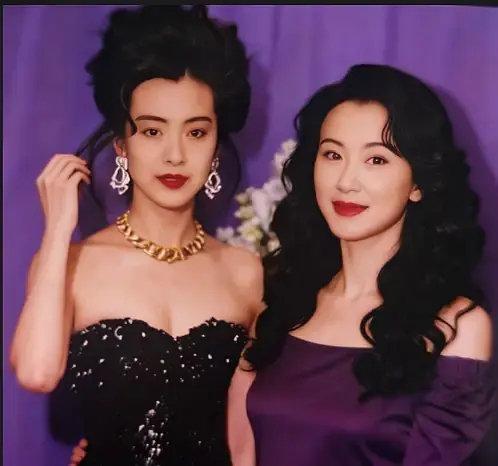 萧蔷当年追偶像王祖贤的合影。