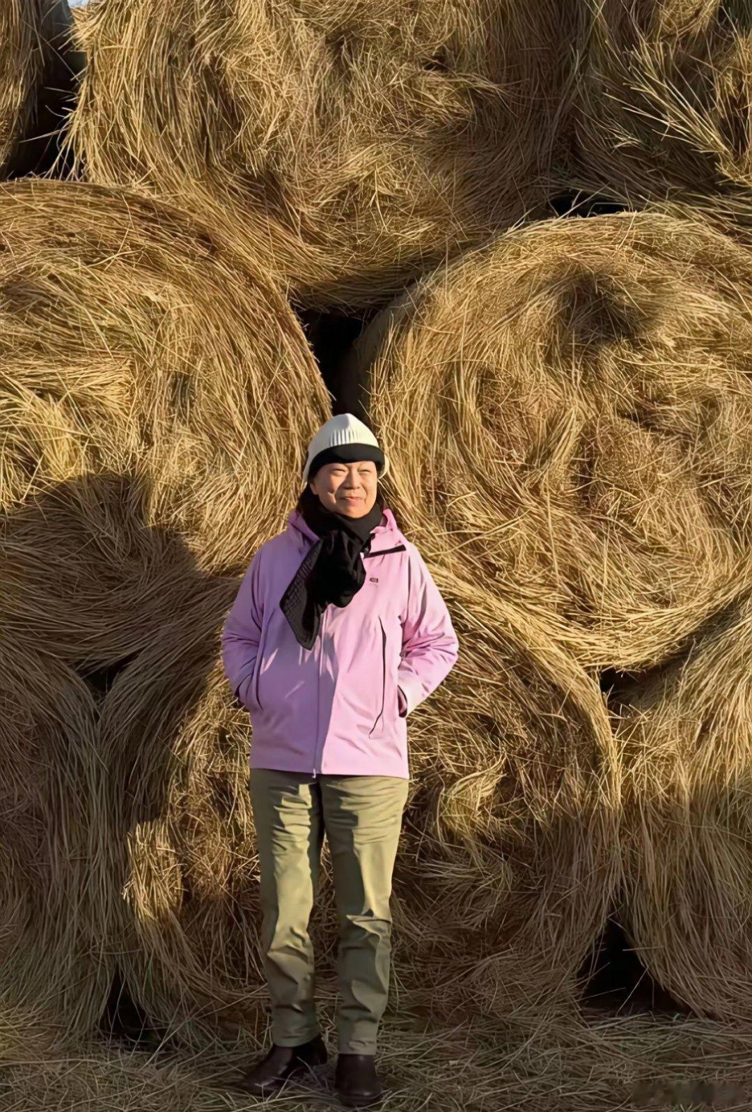 这个龙应台还有脸来内蒙旅游。如果是她爹这么做，一定会吹捧这是科学放牧，可持续放牧