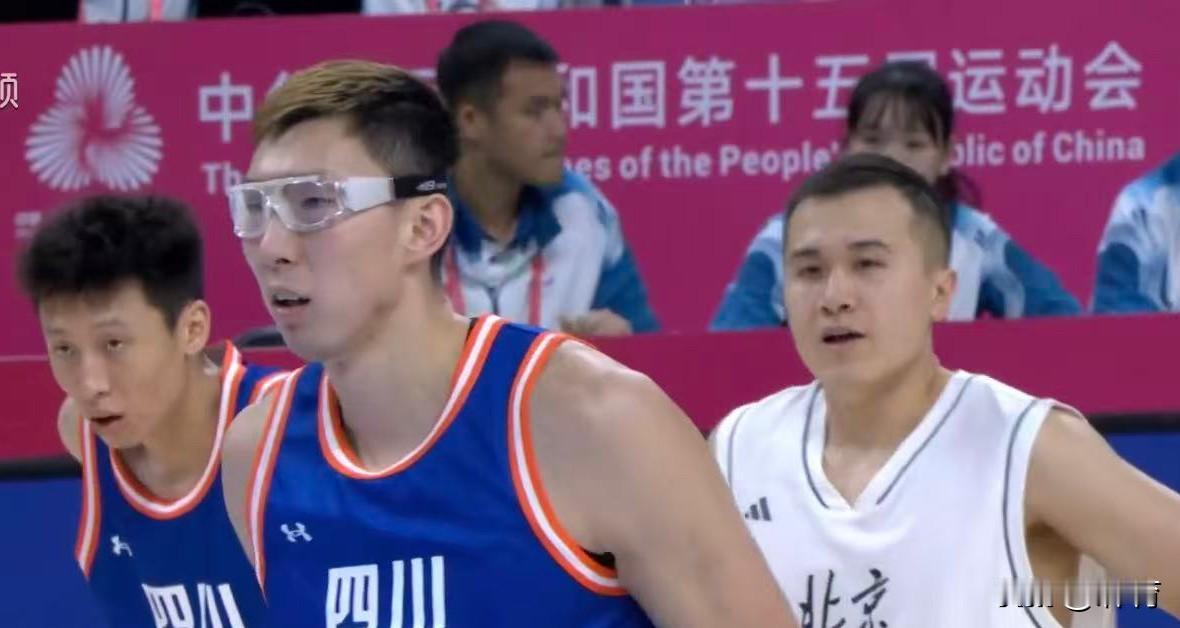 全运会四川男篮输给浙江男篮的主要原因终于找到了！各位球迷朋友，大家不要怪胡金秋、