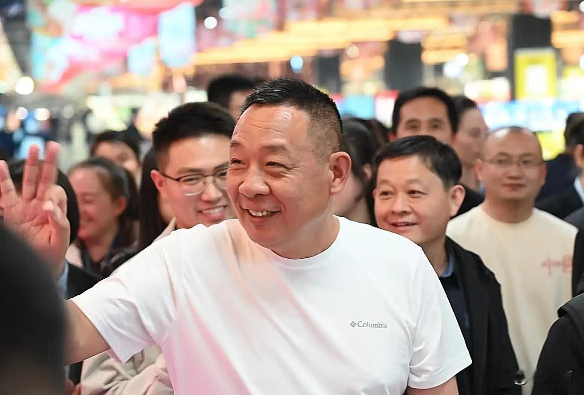 于东来这次可真是“幸福的烦恼”！别的老板都在为业绩冲刺绞尽脑汁，他却为销售额