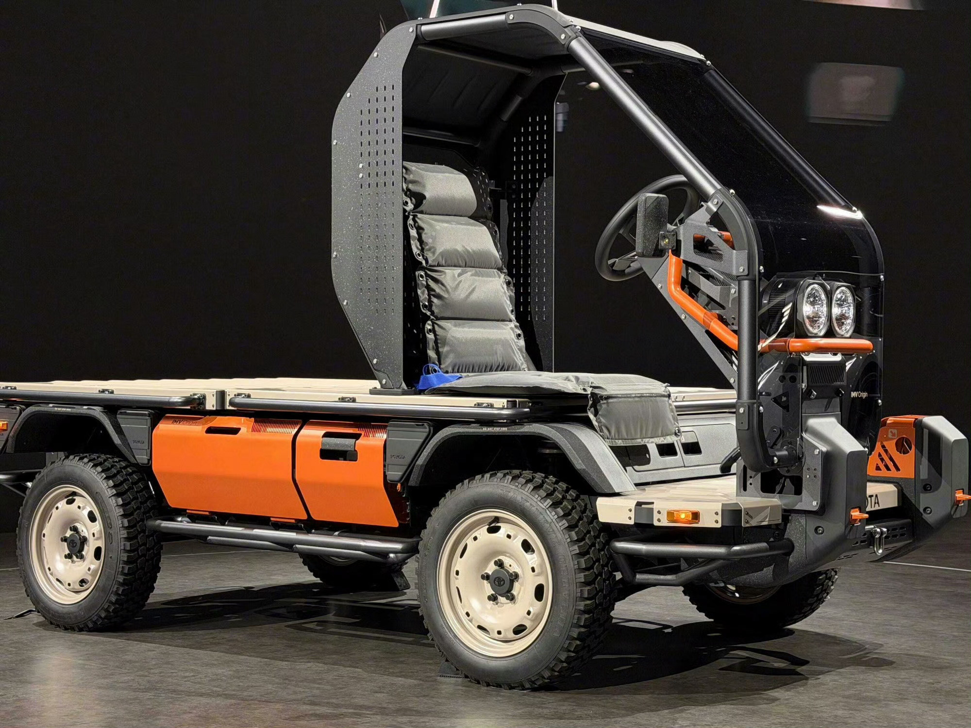 看看这车，这是乐高车吧！丰田IMVOrigin模块化多用途车这是一款可根据需求