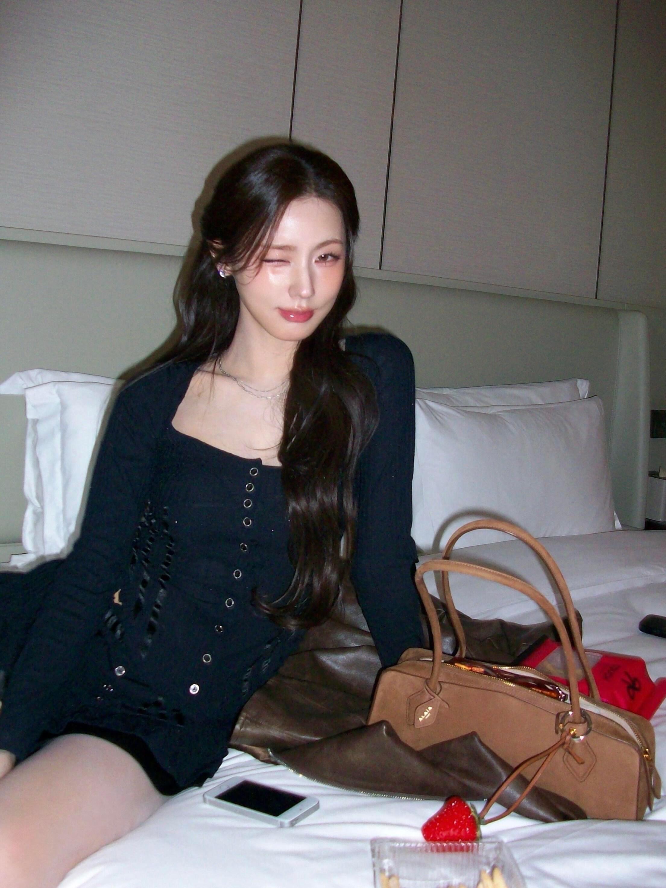 赵美延最新物料：被奶啵啵的爱充满的一天