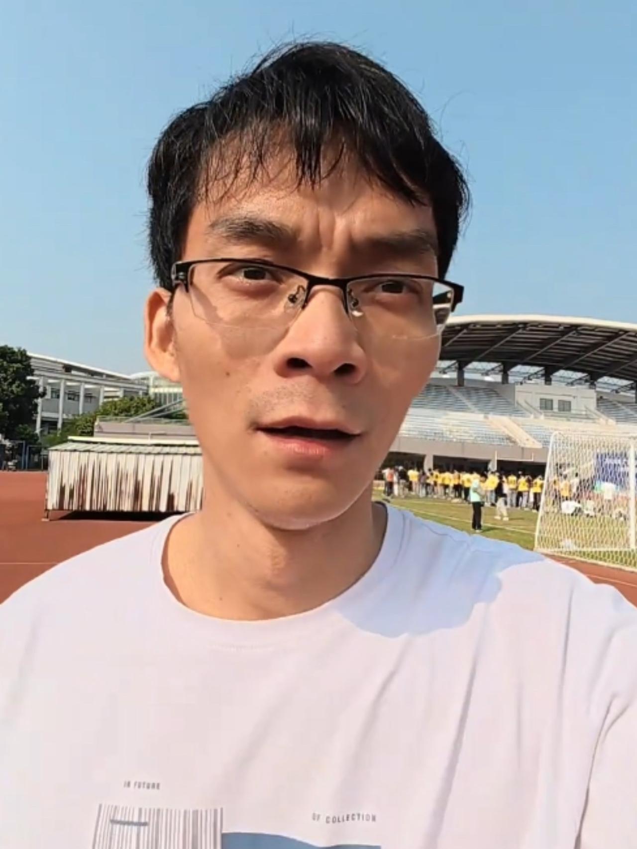 唐尚珺提前准备期末考试，新学期刚开学第四周唐尚珺就提前备考期末。上学期唐尚珺