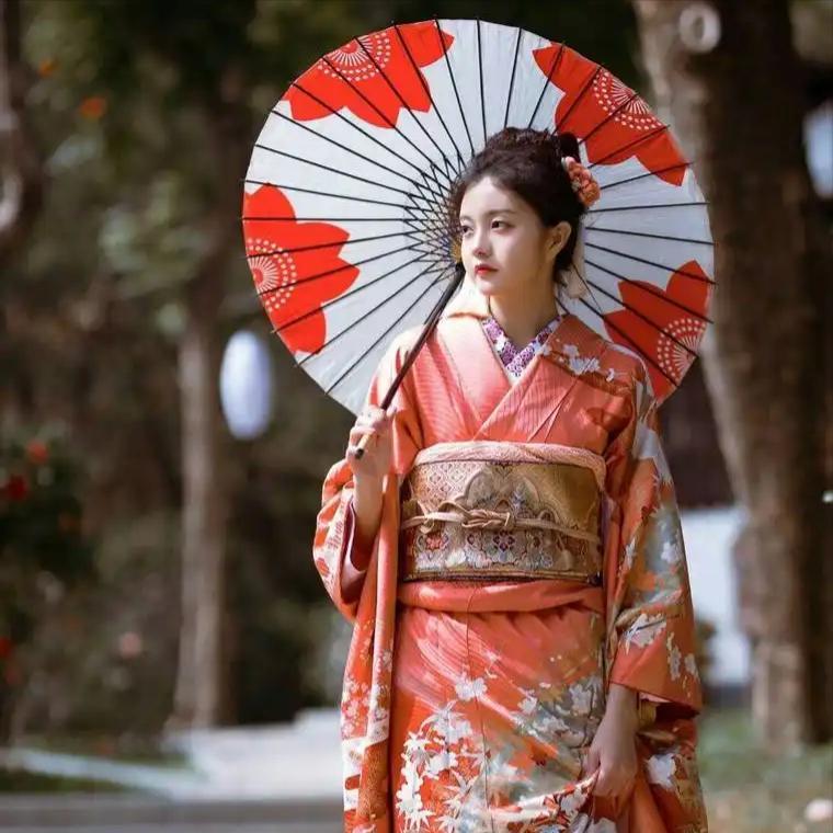 日本女性穿和服穿不穿内衣？妹子讲出实话，总算明白了 谁能想到，一个“穿不