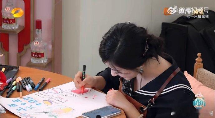 沈月沈月滑板少女谁看沈月不心动！甜妹天花板会玩滑板，小丁震惊的样子，就是