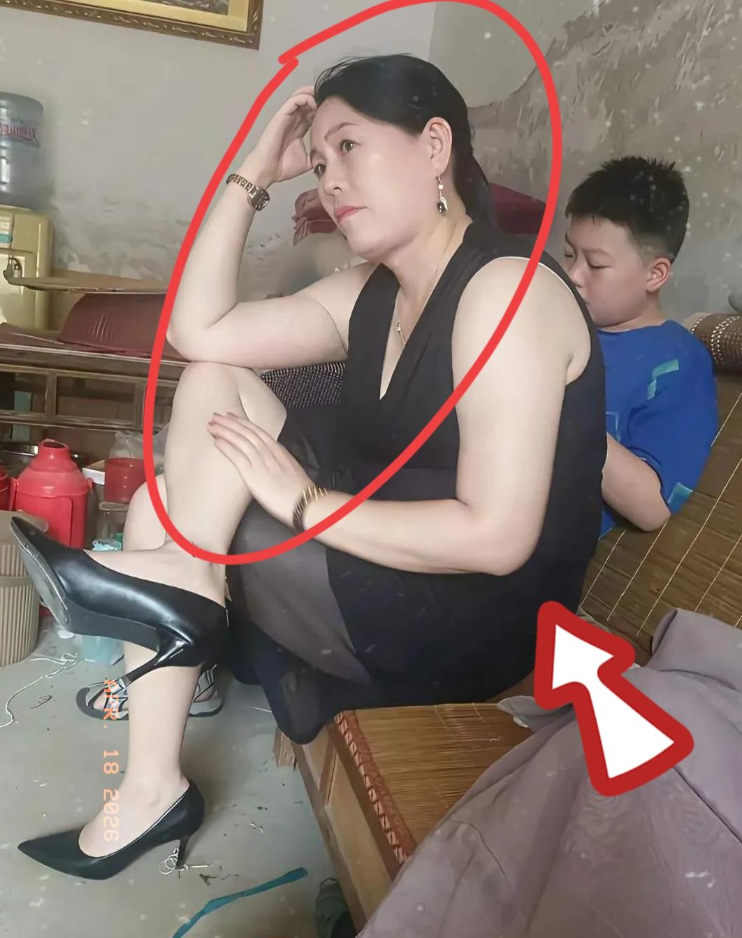 什么人，什么命！这都是老天爷从你出生后，就安排好了！这四十五岁妇女，估计年轻时，