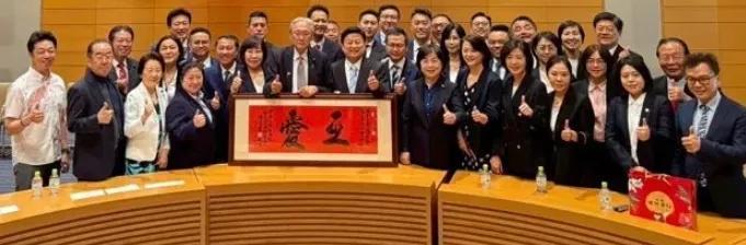 国民党花莲议会今天发声明先是假惺惺的装模作样表示，二战时期日本军国主义确实给大陆