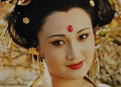 李瑁，这位曾被唐玄宗夺走妻子杨玉环的皇子，于公元775年离世。此时已经到了唐代宗
