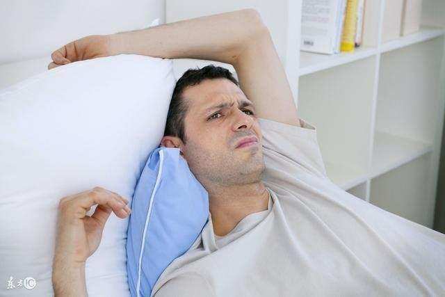 肝火上炎,导致的气血两亏,进而引起失眠,更严重的还会导致神经衰弱.