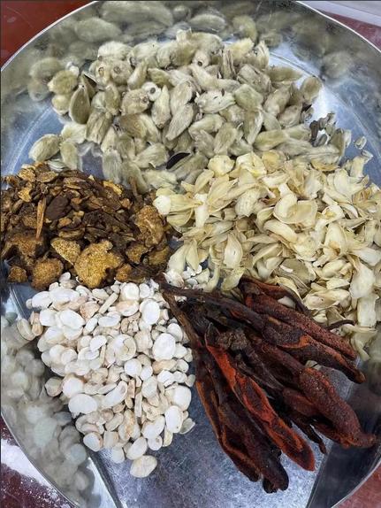 息肉反复，关键在于胆络不通，一个方子疏肝利胆，胆通了，息肉就难长了！生活中不