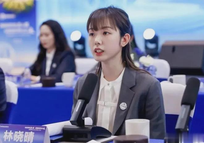 四川A股最年轻董事长再上岗! 29岁林晓晴掌舵成都路桥