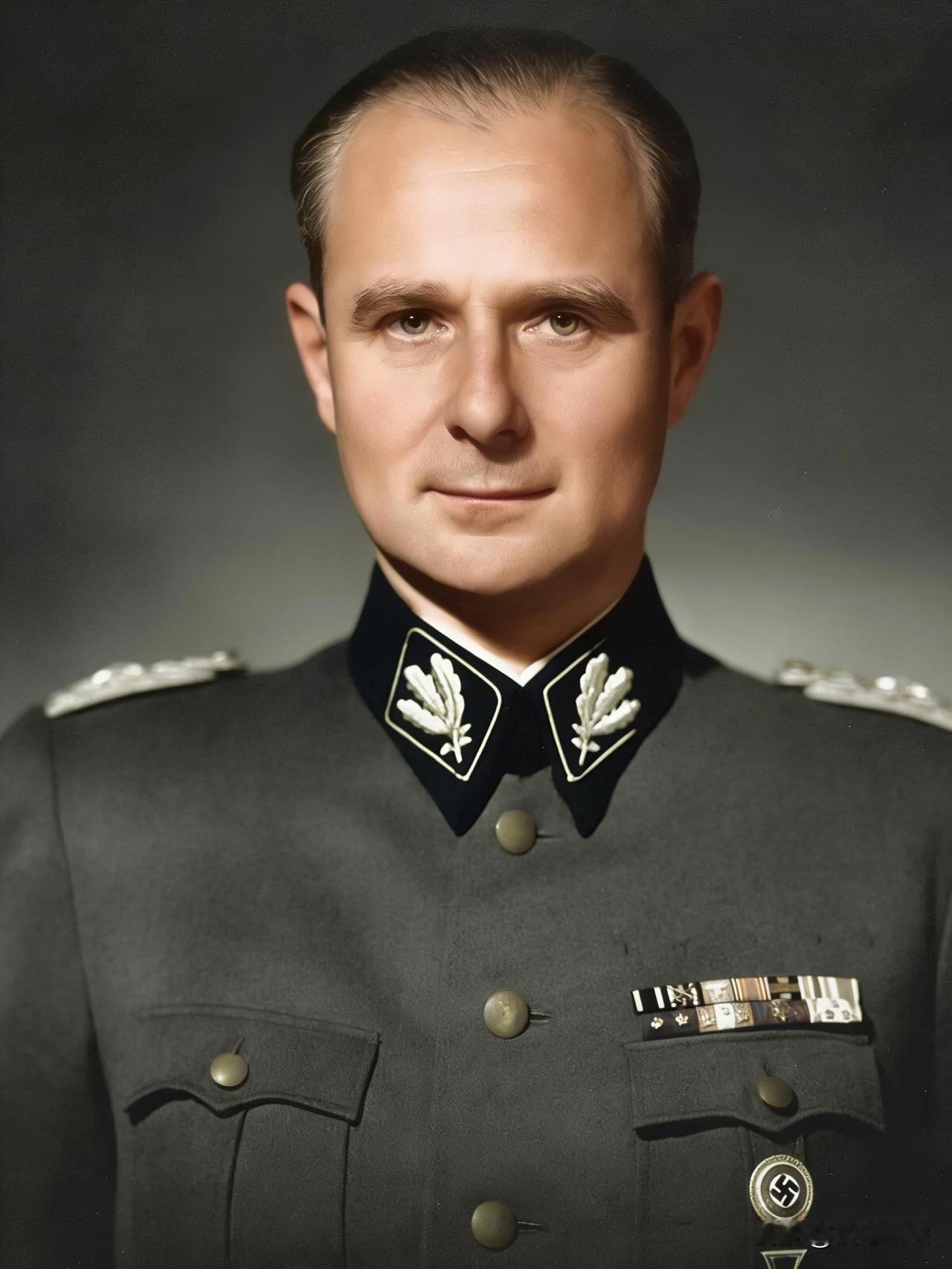 卡尔·沃尔夫卡尔·沃尔夫出生于1900年。早年参军，后经营广告公司破产。19