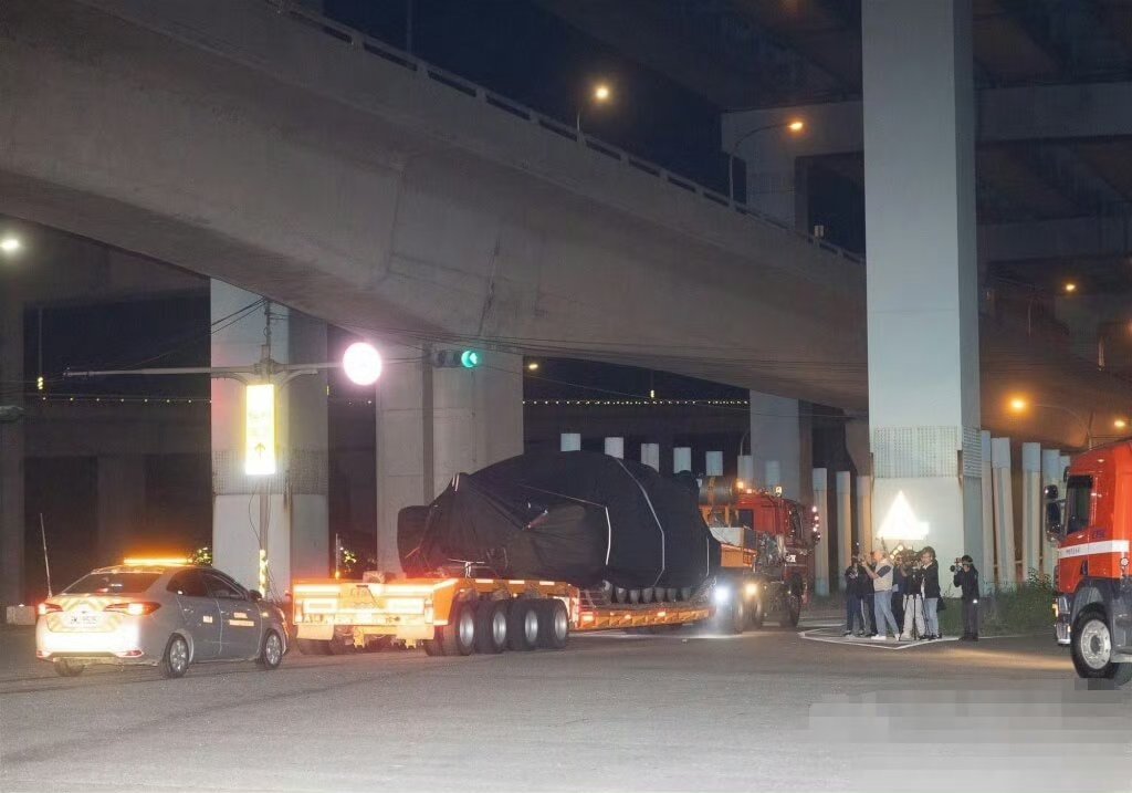 台伪采购的最后一批M1A2T坦克抵达台岛，108辆全部运达！根据台媒消息以及现场