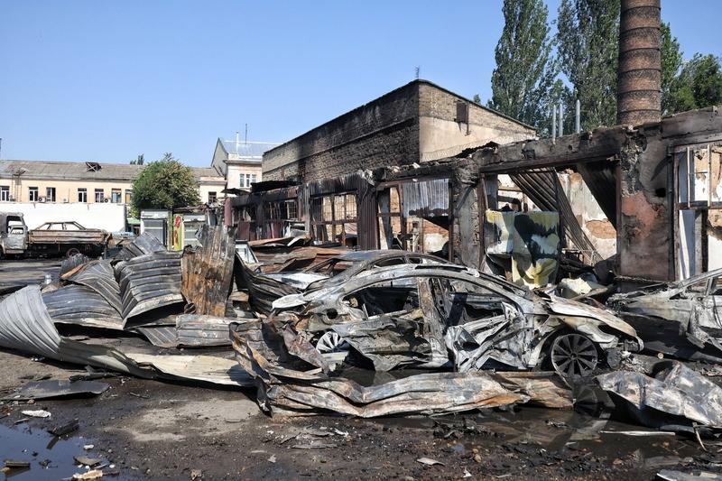 俄军无人机袭击敖德萨致城市断电此前乌军袭击俄油轮：泽连斯基宣布放弃加入北约时，