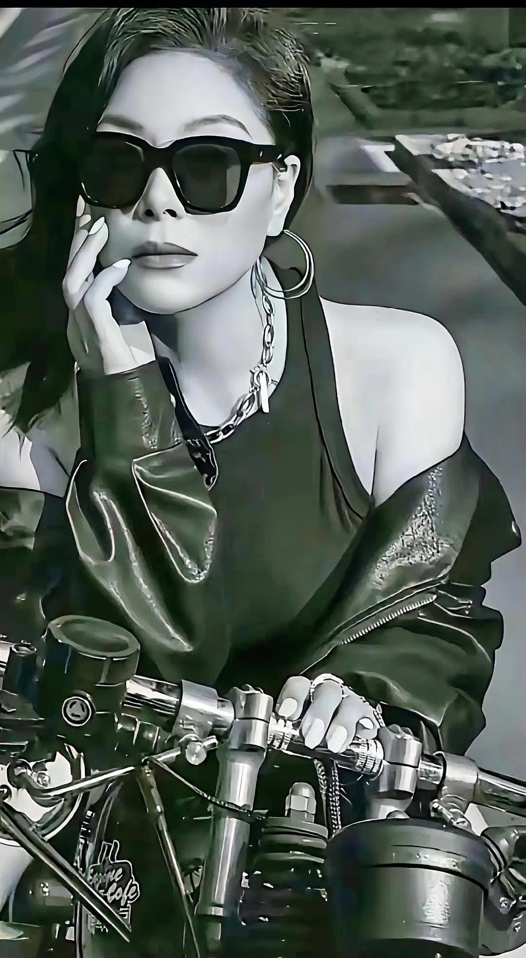 张雪夺冠首报恩人，这场双向奔赴比金牌更戳心张雪夺冠后第一个视频发给谁？不是