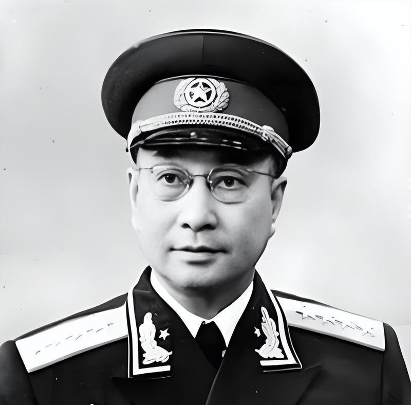 1948年陈赓率兵解放洛阳，新任市长杨少桥请他吃饭。陈赓和随从十几个人都参加了。