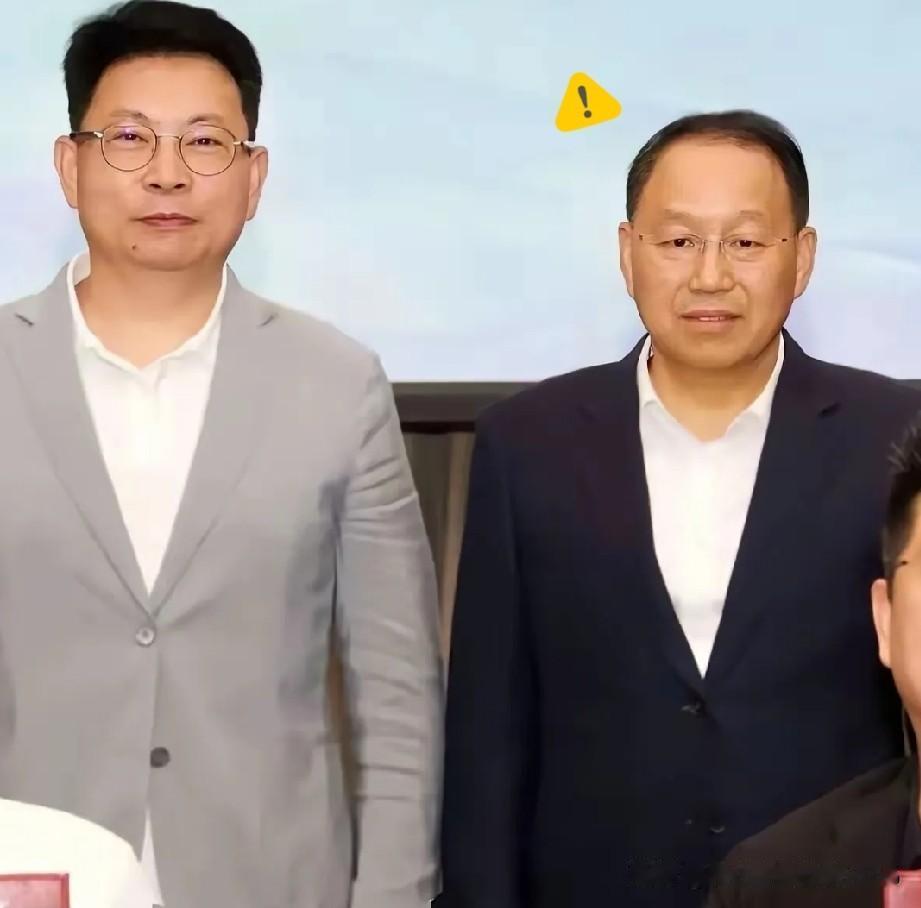 重庆人心里有点不是滋味。早些年小康股份亏得底朝天，是华为进来把问界做成爆款，顺手