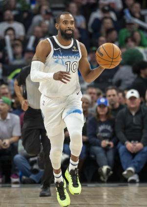 行李都没有收拾，康利转了一圈又回到了森林狼！ 这事直接把NBA圈子炸了锅，真