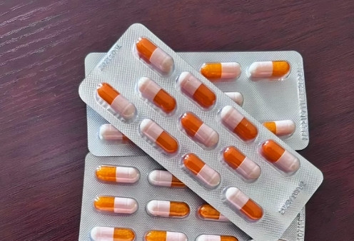 辽宁新民，妻子患癌去世后，张先生把妻子吃剩的两盒止痛药转卖出去，没想到因买家是吸