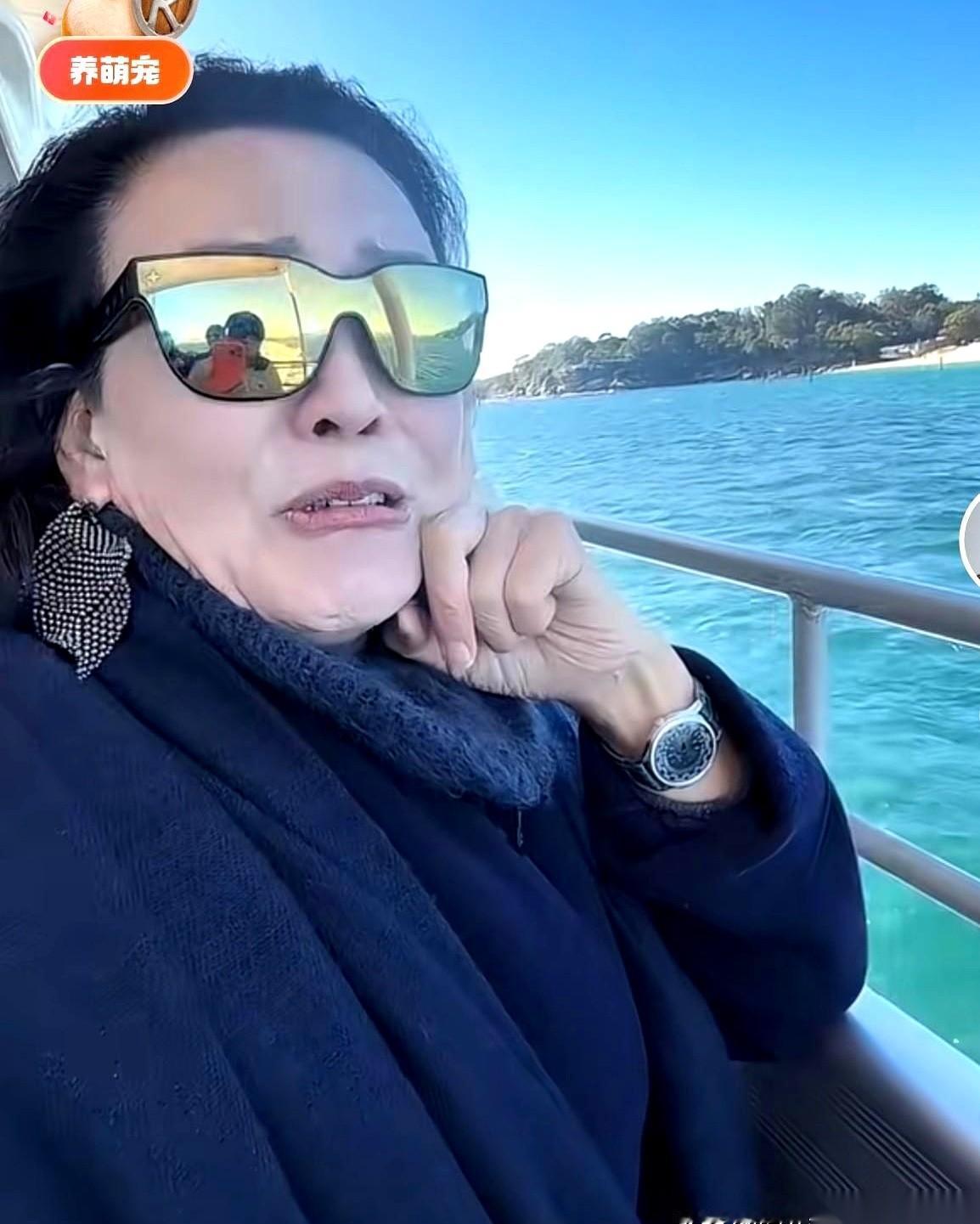 刷到张兰在新西兰出海的视频，不少人的第一反应是退出去，揉揉眼睛，怀疑自己看到了A