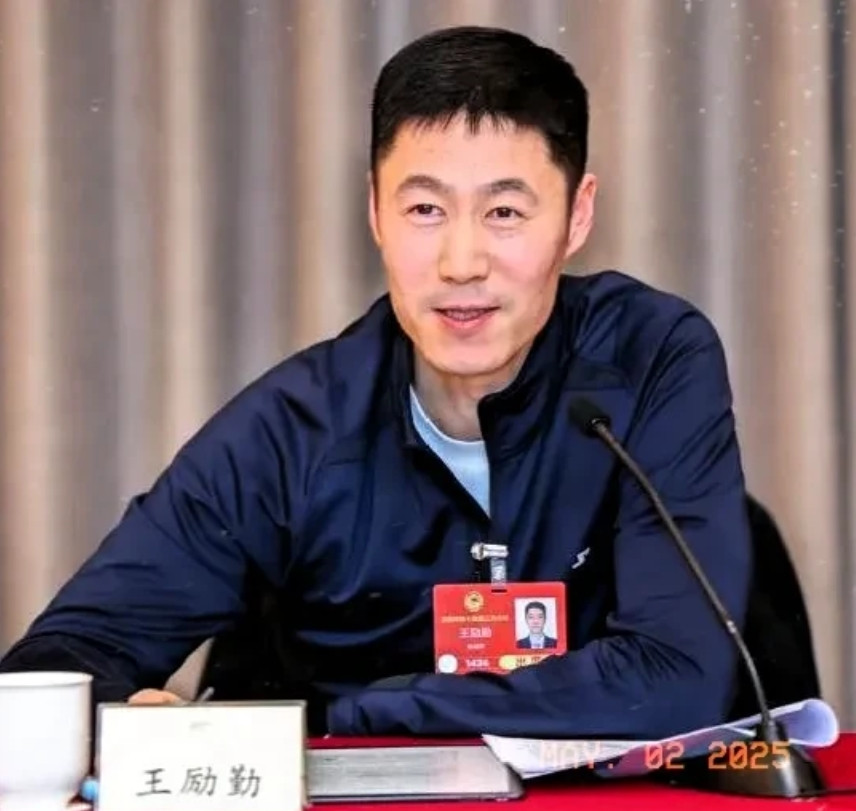 闫森回归国乒，释放三个重要信息一、目前双打的教练员力量相对比较薄弱二、进