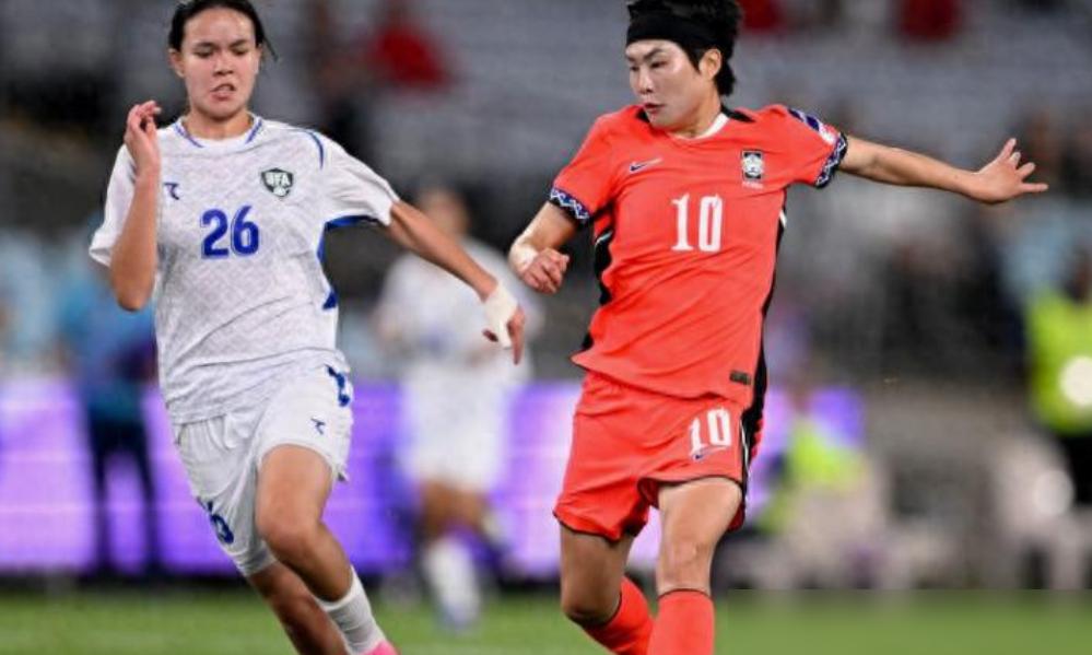 韩国女足1比4惨败日本，这比分有点刺眼。赛前那些分析可以歇歇了，说什么体能